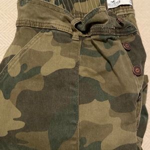 Hollister Camouflage high rise Jean/pants